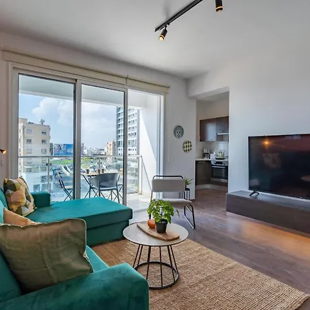 Harbor 304 Stylish 1-bedroom In لارنكا
